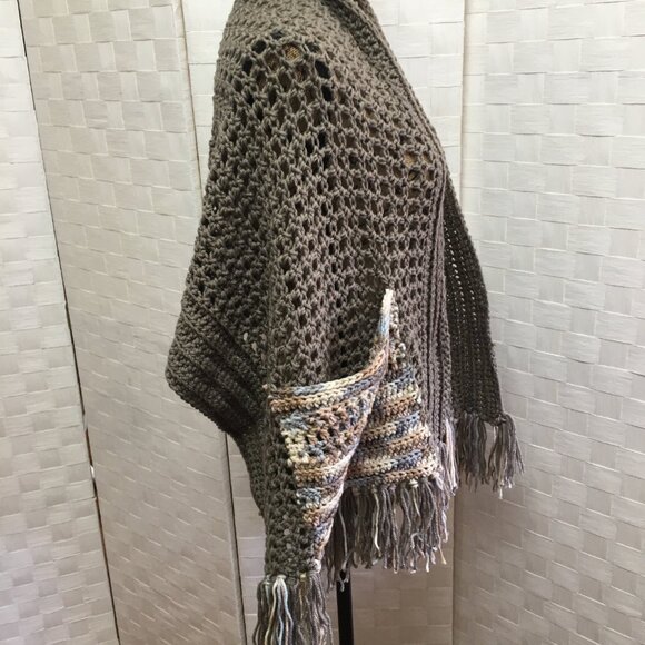 crochet scarf with pockets and fringe - Picture 8 of 11